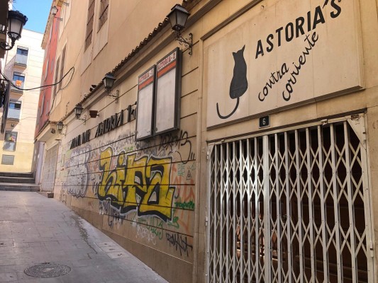 Los dueños de los cines Astoria de Alicante sanean el edificio y sopesan su nuevo destino para 2025