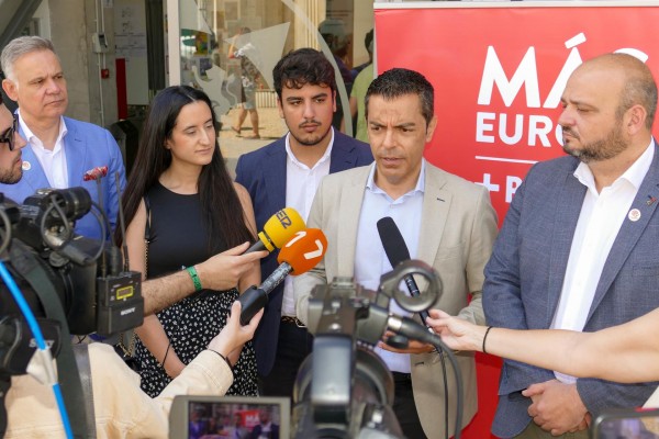 El candidato del PSOE Marcos Ros aboga por potenciar los grados 