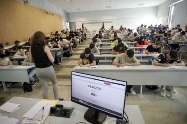La UMU lanza un contrato de 100.000 euros para equipar sus aulas docentes y de informática