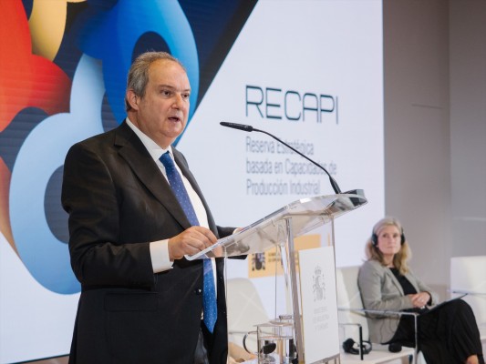 La Ley de Industria recogerá una reserva para asegurar recursos básicos en tiempos de crisis