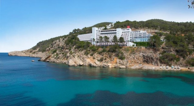 La socimi Hispania Activos Inmobiliarios compra tres hoteles en Ibiza
