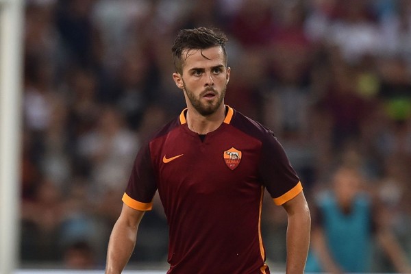 Pjanic se somete a los controles médicos con el Juventus