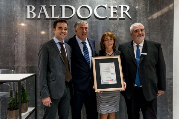 Felipe Peraire sigue diversificando: compra tres centros comerciales y un hotel con el dinero de Baldocer