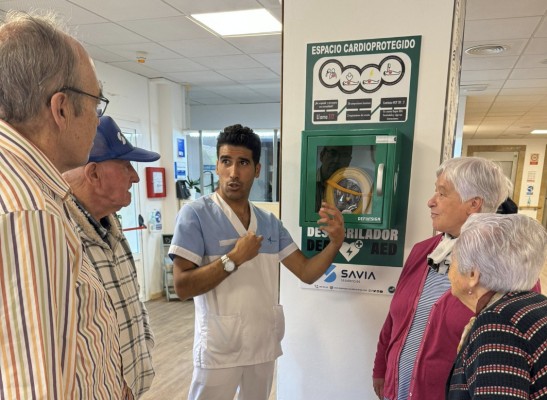 Savia completa la instalación de desfibriladores semiautomáticos externos en sus 22 centros