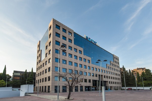 Millennium incrementa al 2,2% su participación en Sacyr tras la ampliación de 222 millones
