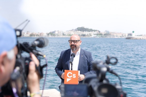 El candidato de Ciudadanos, Jordi Cañas, exige en Cartagena que se cumpla el 2% para Defensa