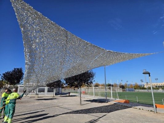 El Pla d'ombres de Vila-real instal·la tendals en els espais esportius per a crear zones protegides del sol