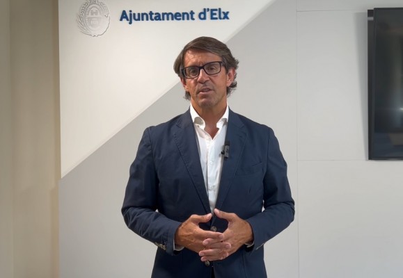 El bipartito de Elche explica que el protocolo que participó en acto electoral del PP son afiliados  