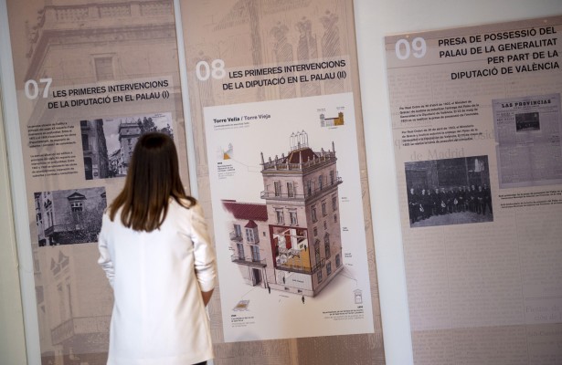 Una muestra fotográfica recorre el pasado y el presente del Palau de la Generalitat

