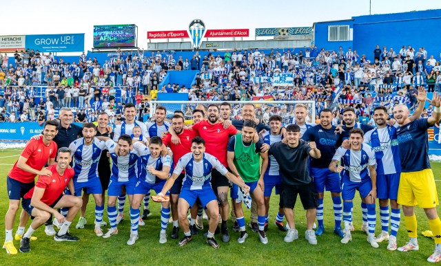 Parras cierra su quinta temporada en el Alcoyano como el tercer entrenador con más partidos