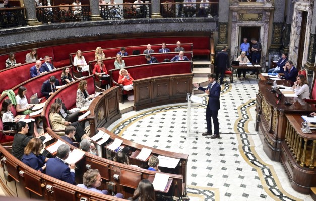 Un informe municipal considera ilegal exigir una fianza antes de la licencia del nuevo Mestalla