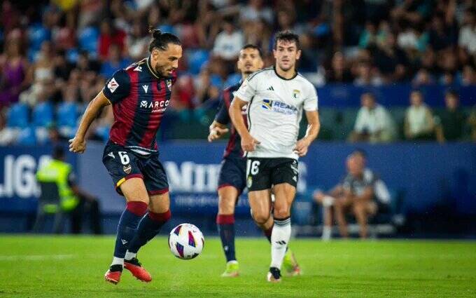 El Levante extiende el contrato del ex del Castellón Giorgi Kochorashvili hasta 2027