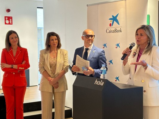 CaixaBank abre una nueva oficina Store Águilas con 13 trabajadores