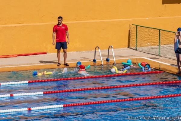 El PSOE propone que la piscina de la Casa de la Juventud de Cartagena abra en horario nocturno para mejorar la oferta de ocio estival