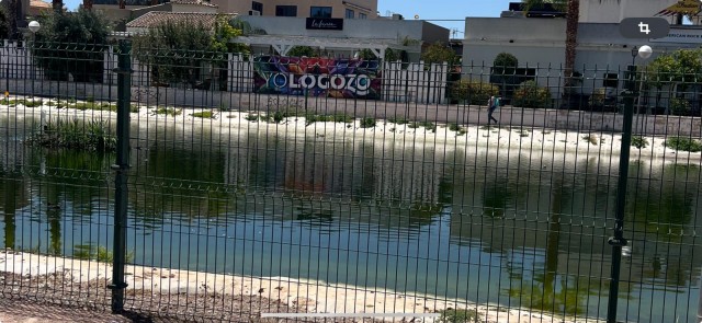 Los vecinos denuncian mosquitos en el golf y falta de climatización en el centro social del Pla