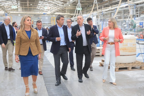 Mazón reclama al Gobierno el pago al azulejo de las ayudas pendientes por cogeneración