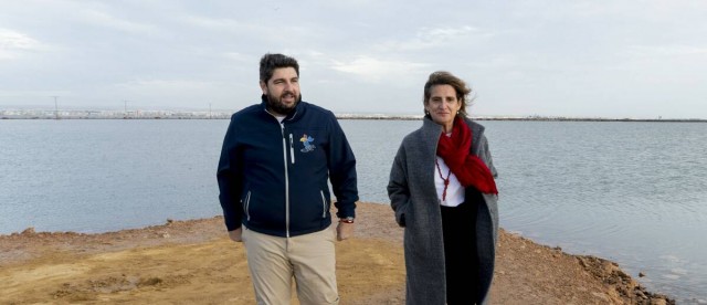 La batalla de las reprobaciones: ¿Teresa Ribera o López Miras?