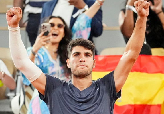 Alcaraz se medirá a De Jong tras su victoria de Grand Slam más contundente