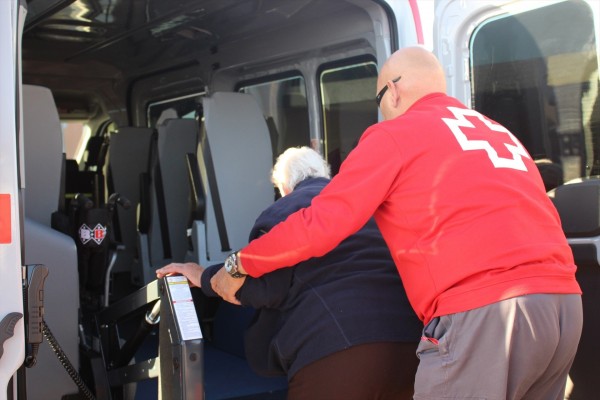 Cruz Roja moviliza 56 vehículos y 100 voluntarios para transporte gratuito durante el 9J