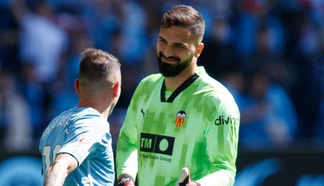 Mamardashvili llega a cien partidos con el Valencia y dice que 