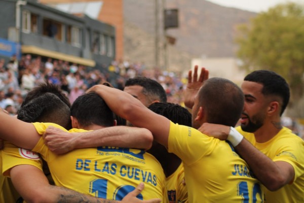 El Orihuela encarrila el ascenso tras vencer al Barakaldo en Los Arcos