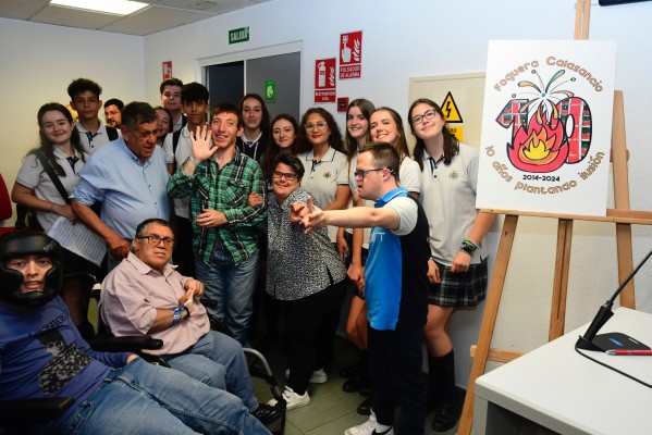 El colegio Calasancio conmemora el décimo aniversario de su hoguera escolar