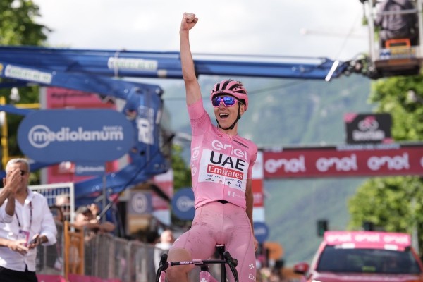 Pogacar sentencia el Giro con su sexta victoria, la quinta en solitario y de rosa
