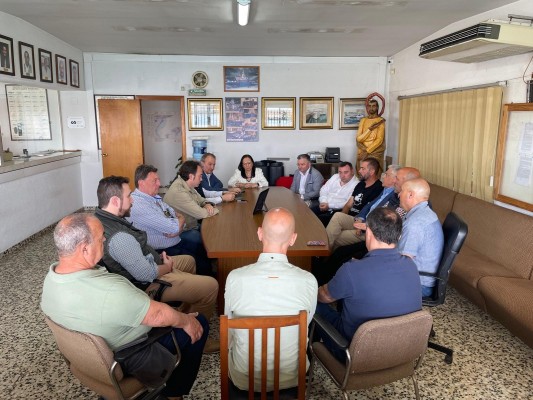 El Consell apoya a pescadores en la delimitación de aguas entre Cataluña y la Comunitat
