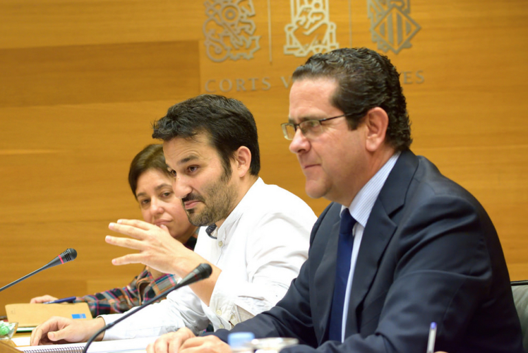 Educación destina 21.450.000 millones de euros a becas universitarias para el curso 2016-2017