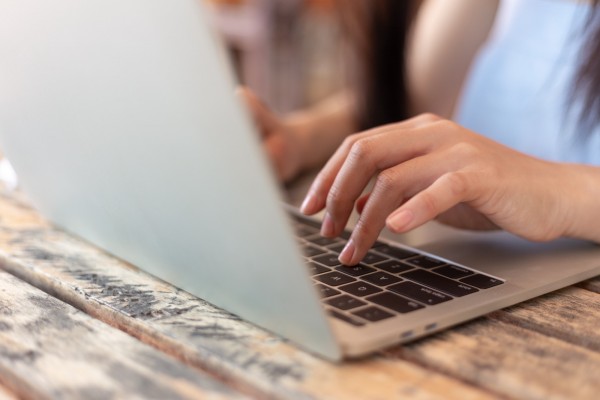 Burriana firma un convenio para impartir cursos de capacitación digital a la ciudadanía