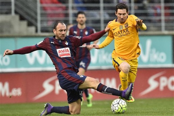 Iván Ramis renueva con el Eibar una temporada con opción a otra más