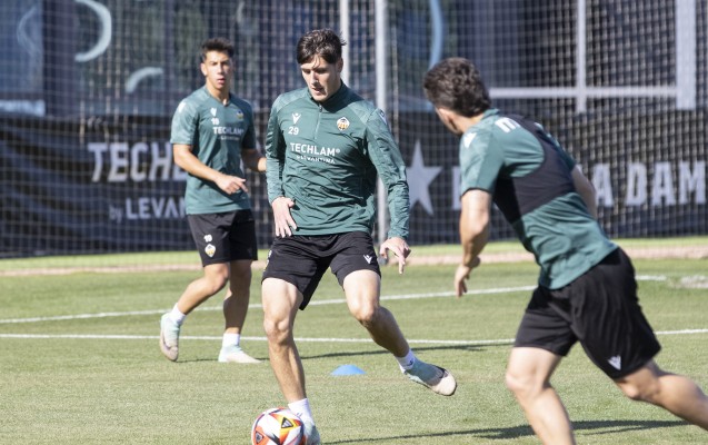 El Castellón despide la fase regular en busca del récord de puntos en Primera RFEF