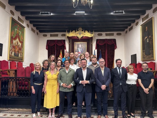 Más de una treintena de funcionarios toman posesión en el Ayuntamiento de Elche