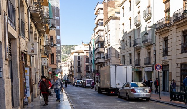Así están los contratos laborales en Alcoy: servicios e industria a la cabeza y un 68,5% de temporalidad