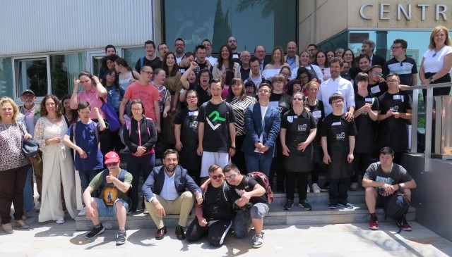 Jóvenes con síndrome de Down demuestran su talento en el concurso 'Assido-chef'