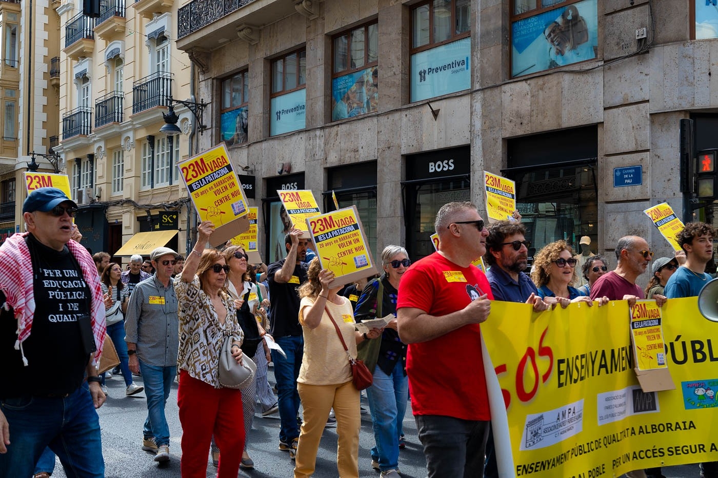 La comunidad educativa sale a las calles de València contra la ley de libertad educativa