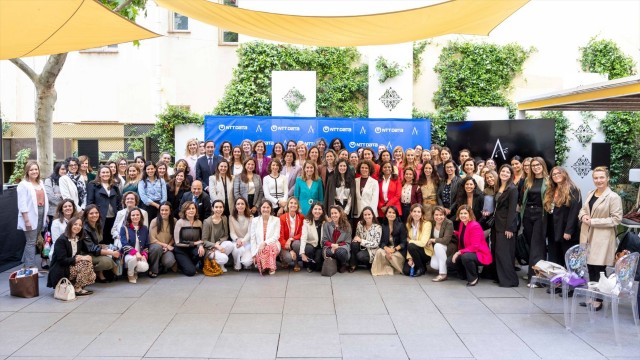 Las mujeres suponen el 53% de las plantillas de la banca en España