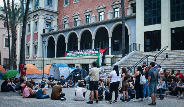 Tres décadas de colaboración universitaria universal  