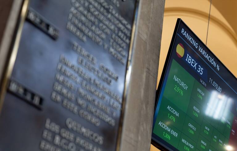 El Ibex cierra de nuevo en tablas y consolida los 11.300 puntos a la espera de actas de la Fed
