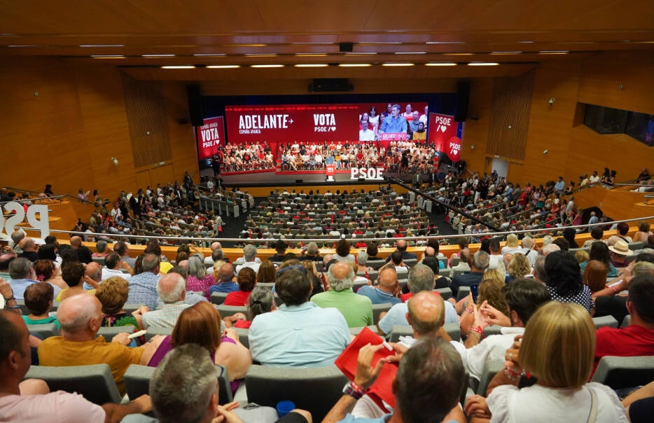 Mitin central del PSOE en el Palacio de Congresos en la campaña de las generales el año pasado. Foto: EDUARDO MANZANA - 