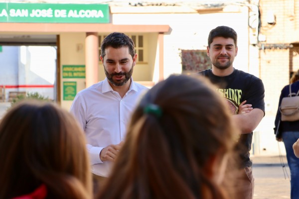 Falomir acerca la gestión municipal a más de 100 escolares con la iniciativa 'Alcalde a les aules'