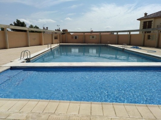 Vistabella trau a subhasta la gestió i explotació del seu quiosc de la piscina per a la temporada d'estiu