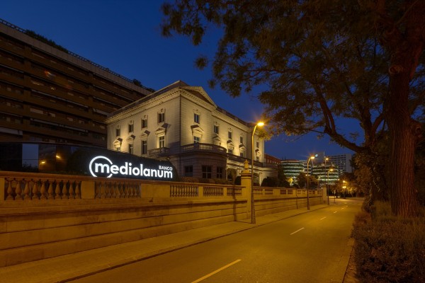 Banco Mediolanum se lanza a por el asesoramiento financiero en España: 