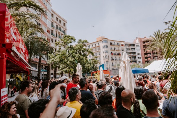 Mahou recibe las fiestas con la primera 'mascletà' preparada con las cenizas de Fogueres de 2023