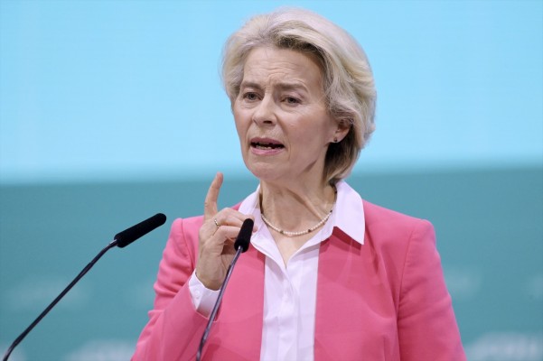 Von der Leyen abre la puerta a vincular los fondos de cohesión a reformas e inversiones
