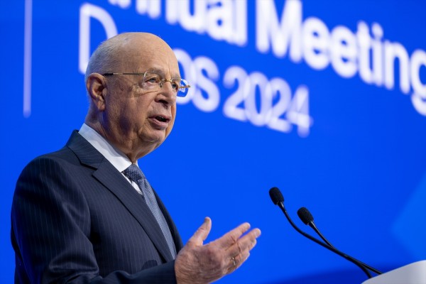 Klaus Schwab dejará la presidencia ejecutiva del Foro Económico Mundial
