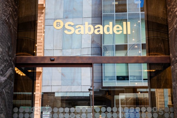 Banco Sabadell, un valor al alza pendiente de la opa