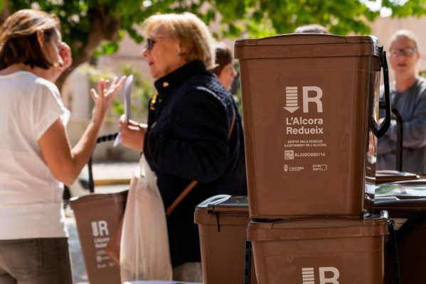 El barrio del campo de fútbol de l'Alcora multiplica por 4 el reciclaje de orgánica con el puerta a puerta