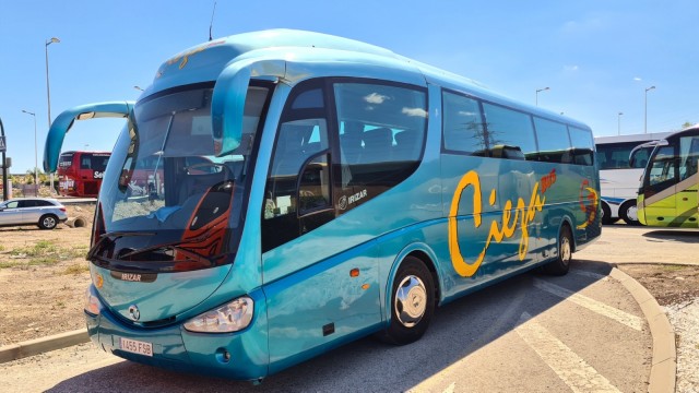 Los 1.500 trabajadores del transporte de viajeros por carretera de la Región renuevan convenio