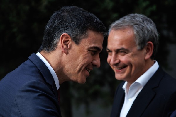 Teoría de los puntos de inflexión, memoria democrática y totalitarismo

